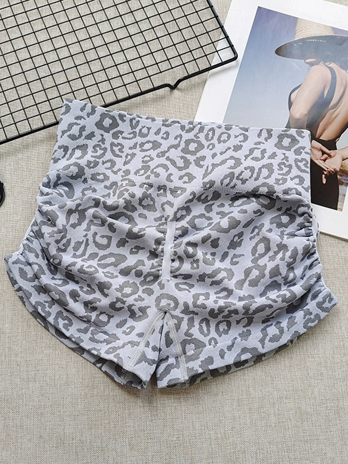 Shorts deportivos de cintura alta con estampado de leopardo