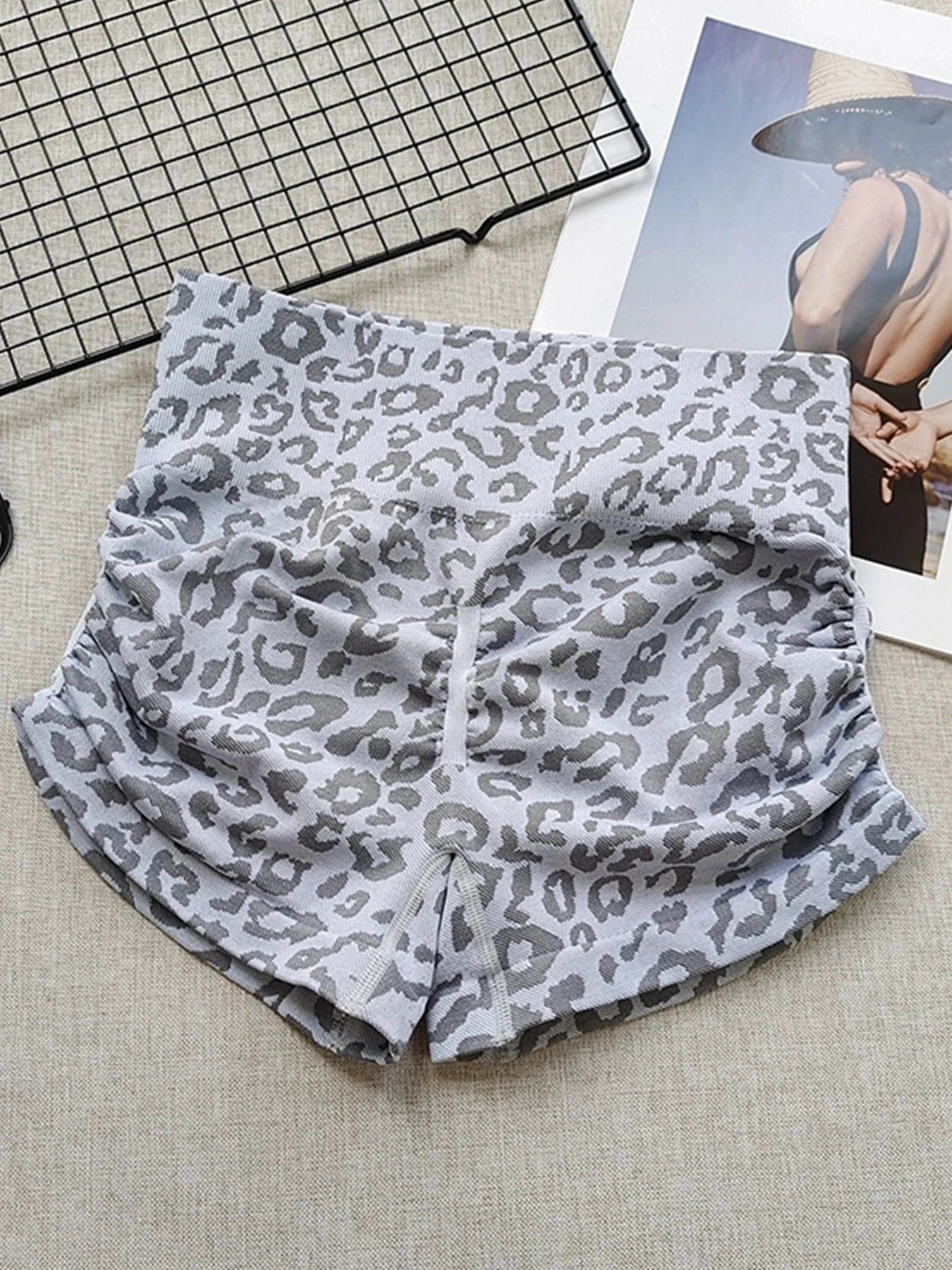 Shorts deportivos de cintura alta con estampado de leopardo