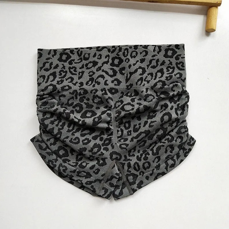 Shorts deportivos de cintura alta con estampado de leopardo